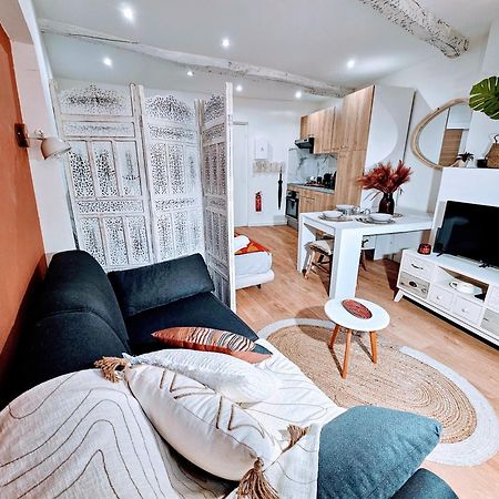 Studio Aux Pieds Des Parfumeries Grasse Exterior photo